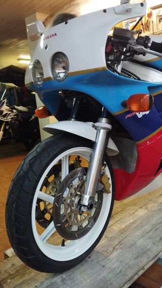 REPLICA HONDA VFR 750 RC30