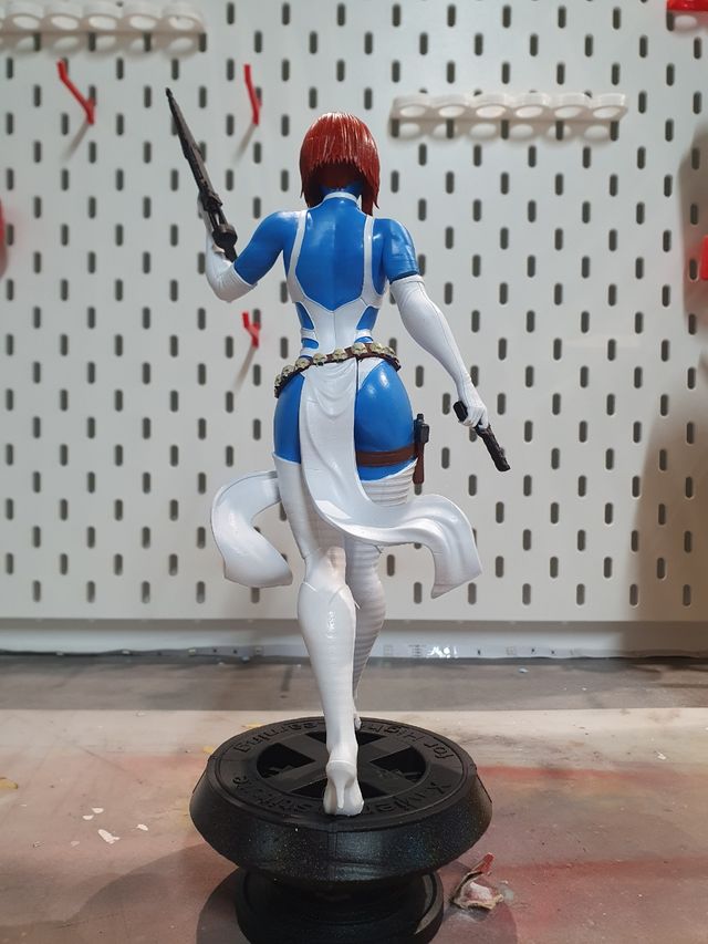 Figura estatua de Mística