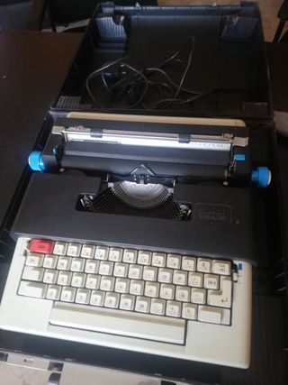 Máquina escribir eléctrica Olivetti lettera 36