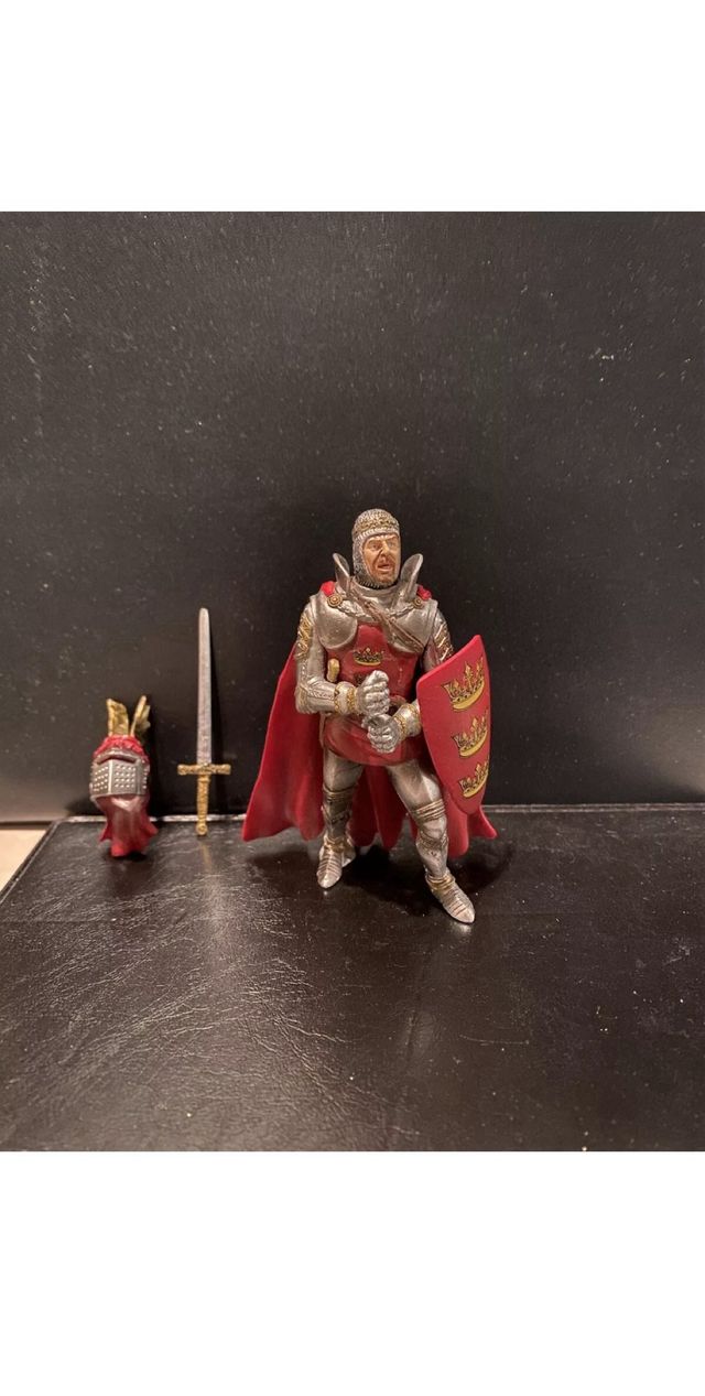 RE ARTÚ DALLA SERIE “CAVALIERI DI CAMELOT”.BLUEBOX