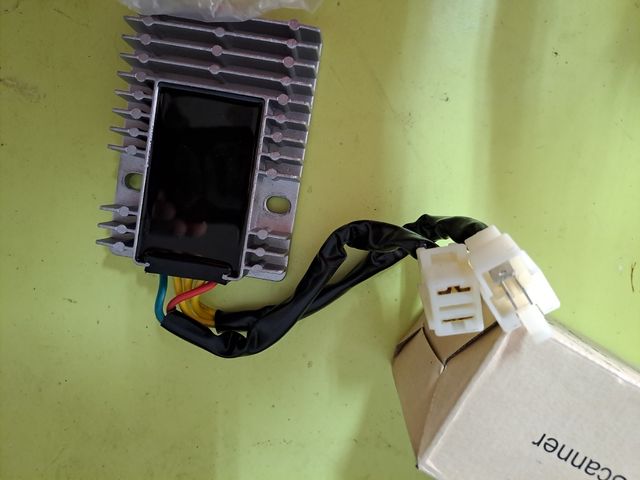 REGULADOR DE CORRIENTE KYMCO