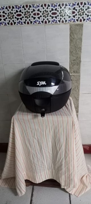 Maletín moto sym con su llave