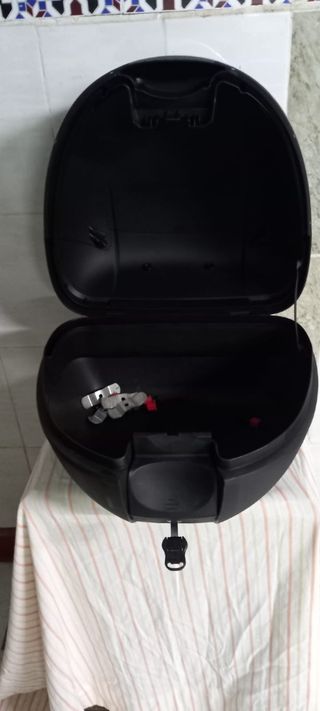 Maletín moto sym con su llave