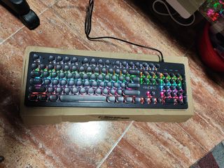 Teclado mecánico retroiluminado 