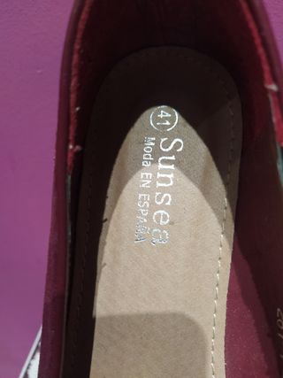 Zapato plano burdeos