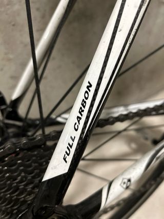 Bicicleta de carretera Mendiz carbono.