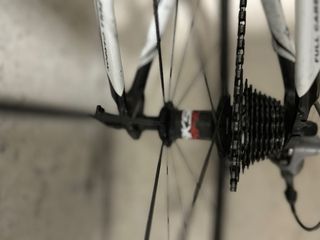 Bicicleta de carretera Mendiz carbono.