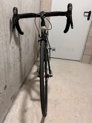 Bicicleta de carretera Mendiz carbono.