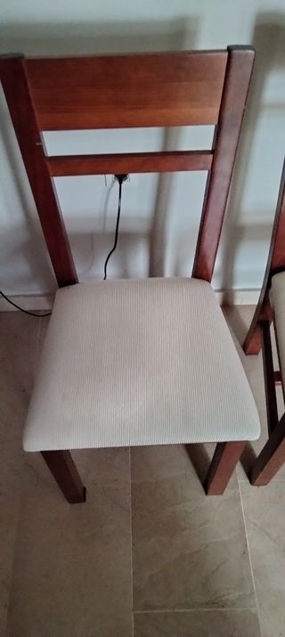 Sillas de madera tapizadas