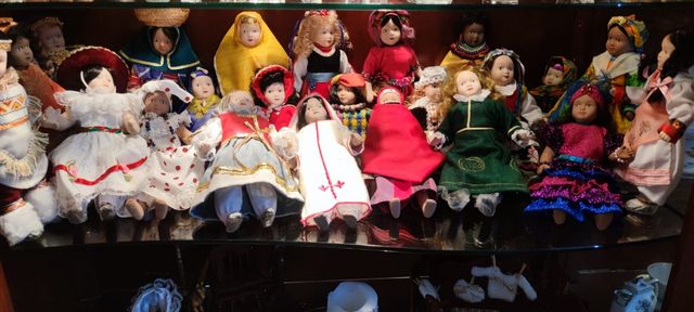 Colección de muñecas de porcelana