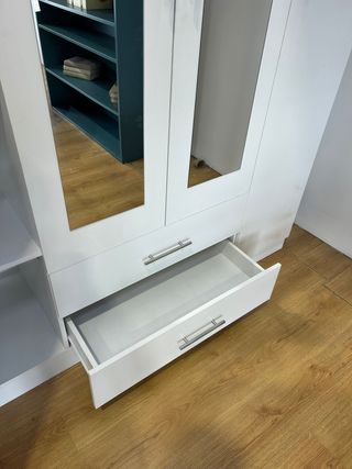 ARMARIO DE 4 PUERTAS