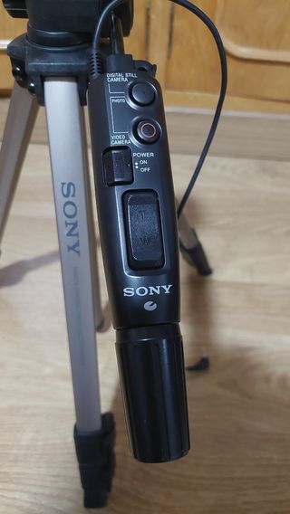 Sony Handicam HDR-CX190 + trípode, funda y accesor