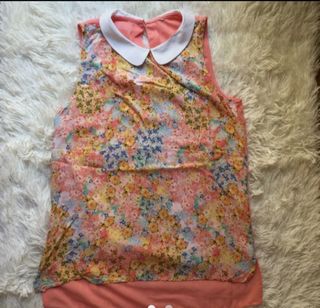 Top flores cuello bobo talla M