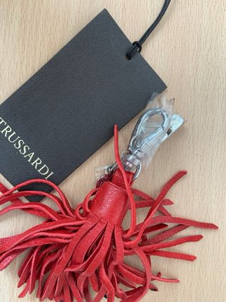 Colgante piel Charms flecos