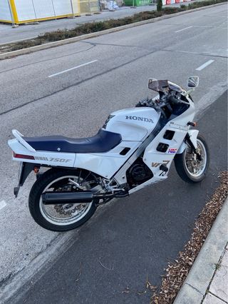Honda VFR 750