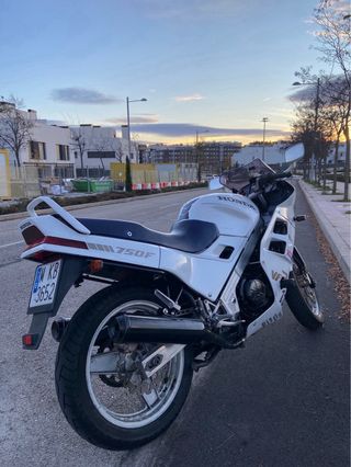 Honda VFR 750