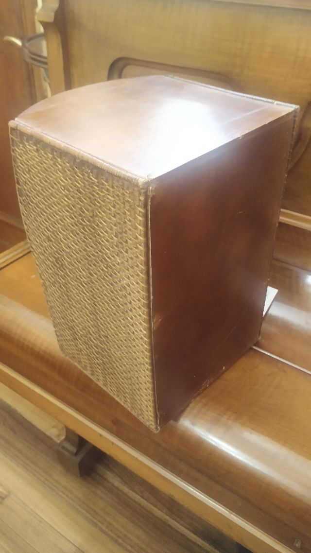 Revistero muy antiguo