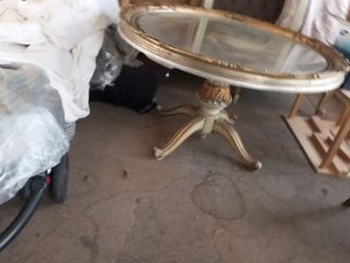 Sofá con 2 butacas y mesa redonda luis x