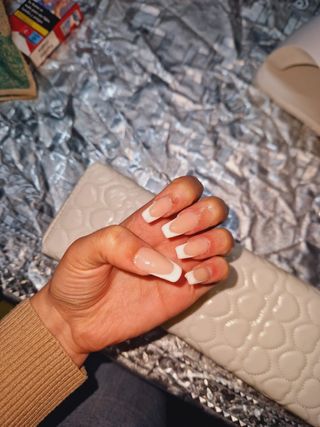 Hago uñas de acrílico pedicura semipermanente