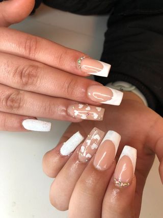 Hago uñas de acrílico pedicura semipermanente