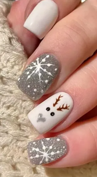 Hago uñas de acrílico pedicura semipermanente