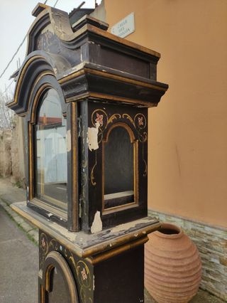 Caja de reloj pintada y policromada