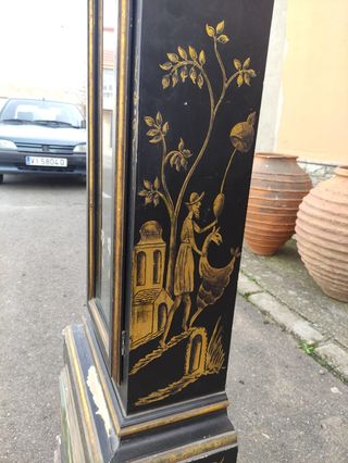 Caja de reloj pintada y policromada