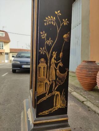 Caja de reloj pintada y policromada