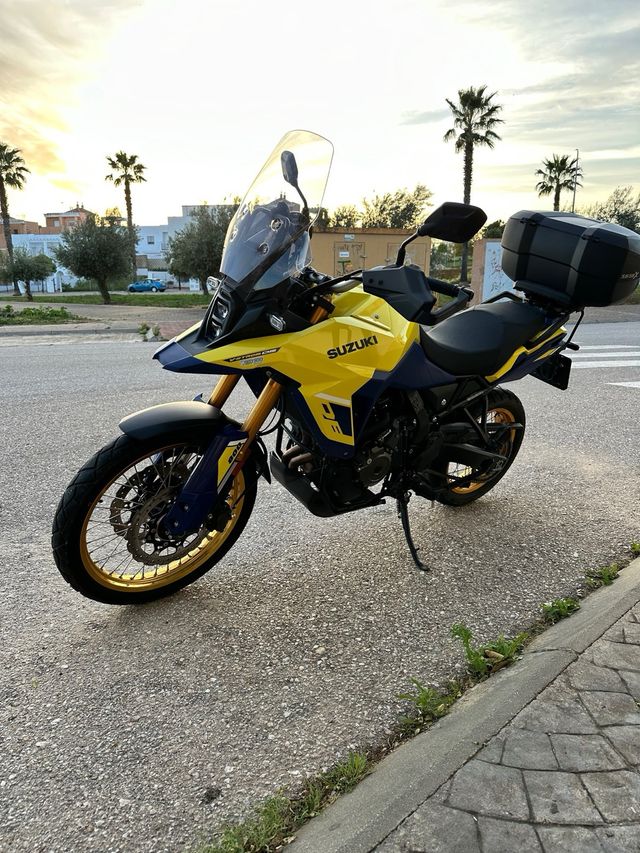 Suzuki V strom De 800 año 2023