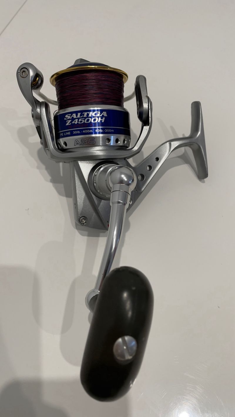 Daiwa saltiga z4500h de segunda mano por 340 EUR en Esparreguera 