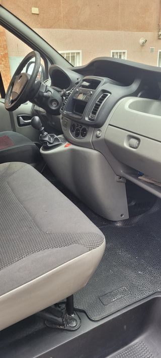 Opel Vivaro larga 2013