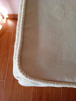 Mesa camilla con paño de chenilla crema