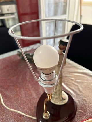 Lampada da tavolo in porcellana