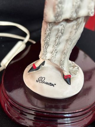 Lampada da tavolo in porcellana