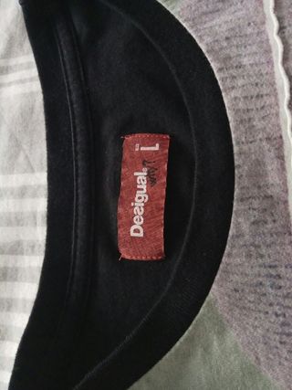 Camiseta desigual
