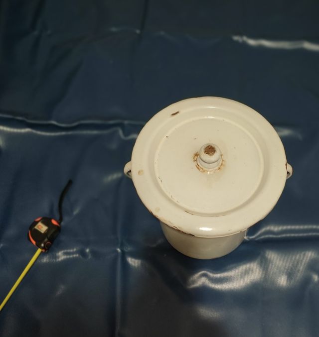 Orinal antiguo de porcelana (san pedro)