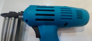 Clavadora de clavos eléctrica