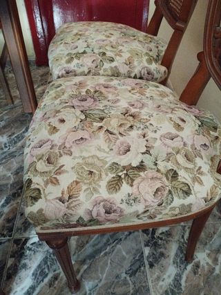 Sillas acolchadas estilo isabelino