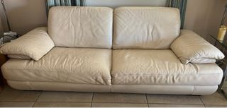 Dos Sofas piel autentica de tres plazas cada uno