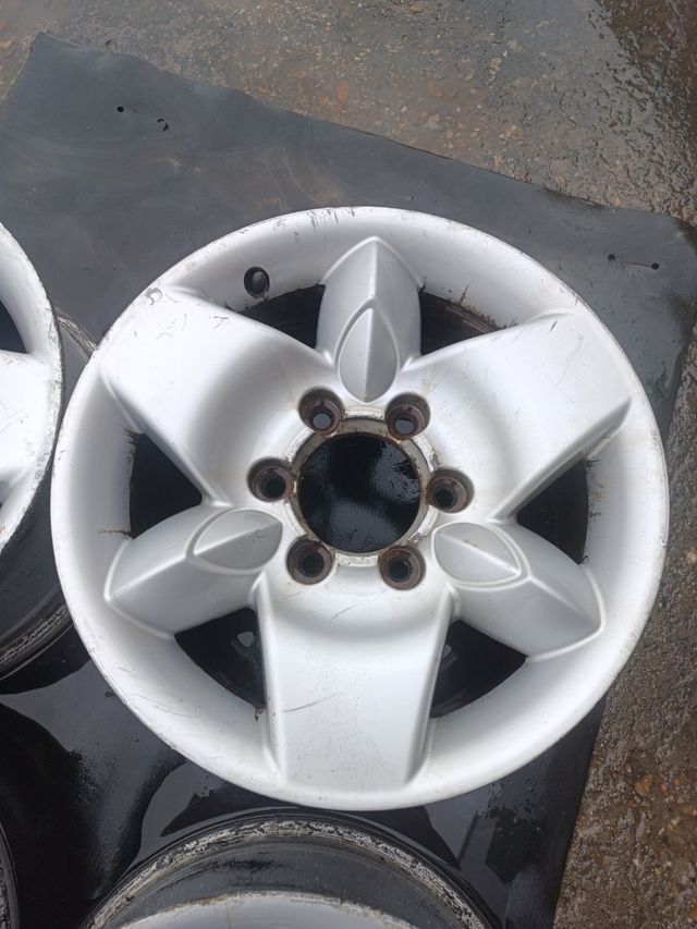 4 Llantas 16" Nissan Terrano '04