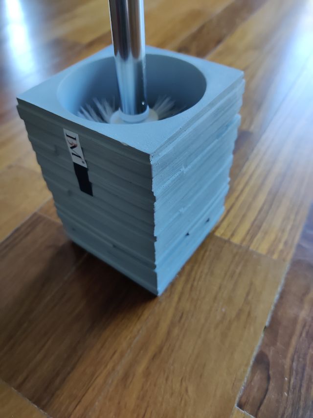 Scopettone per gabinetto nuovo