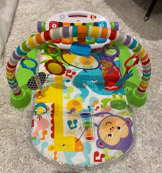Gimnasio bebe Fisher Price pataditas