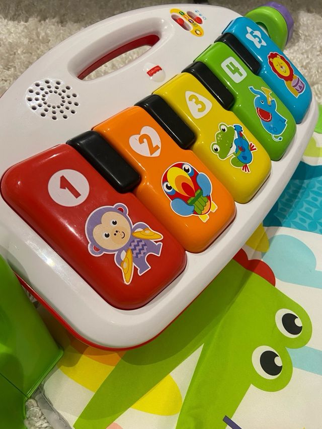 Gimnasio bebe Fisher Price pataditas