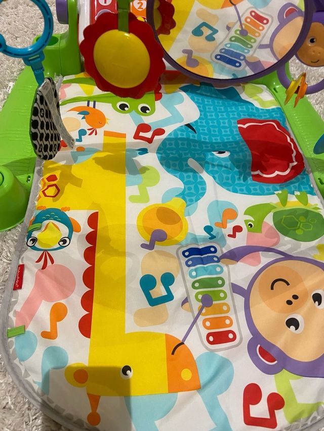 Gimnasio bebe Fisher Price pataditas