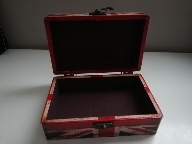Caja, joyero bandera