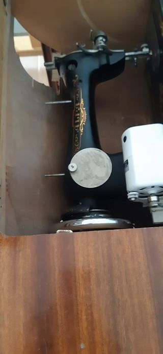 MAQUINA DE COSER ANTIGUA