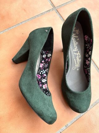 Zapato salon 39 mustang