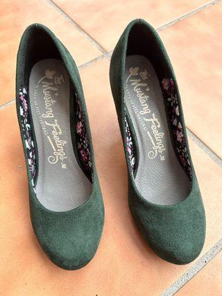Zapato salon 39 mustang