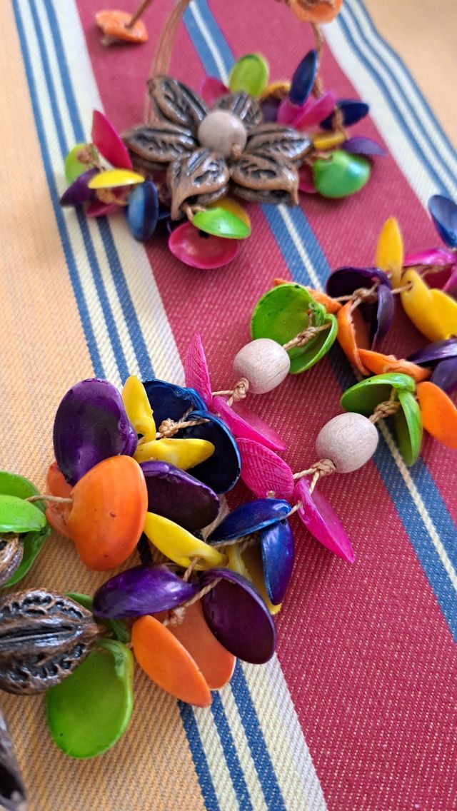 Bellissimo e particolare set composto da collana l