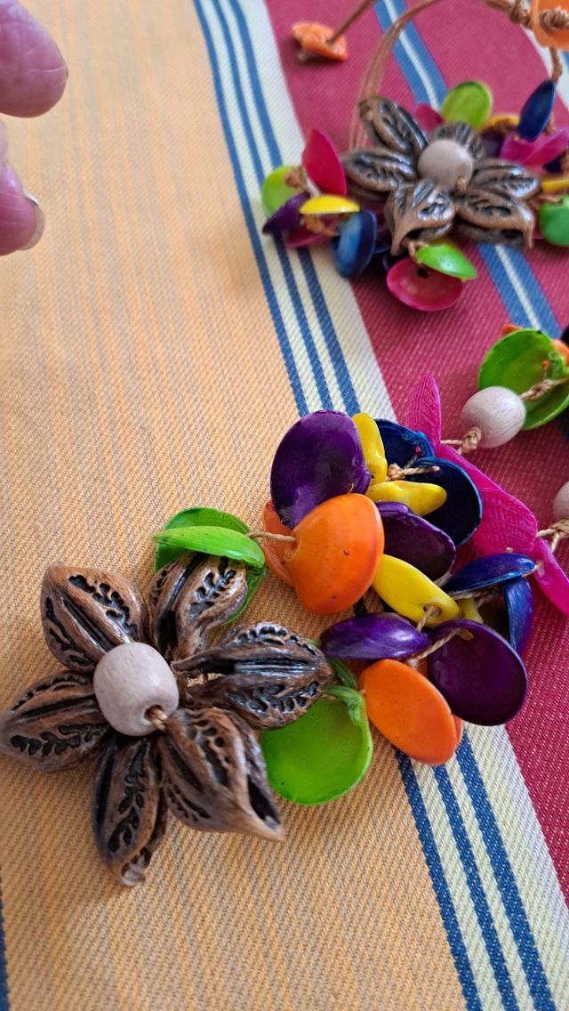 Bellissimo e particolare set composto da collana l